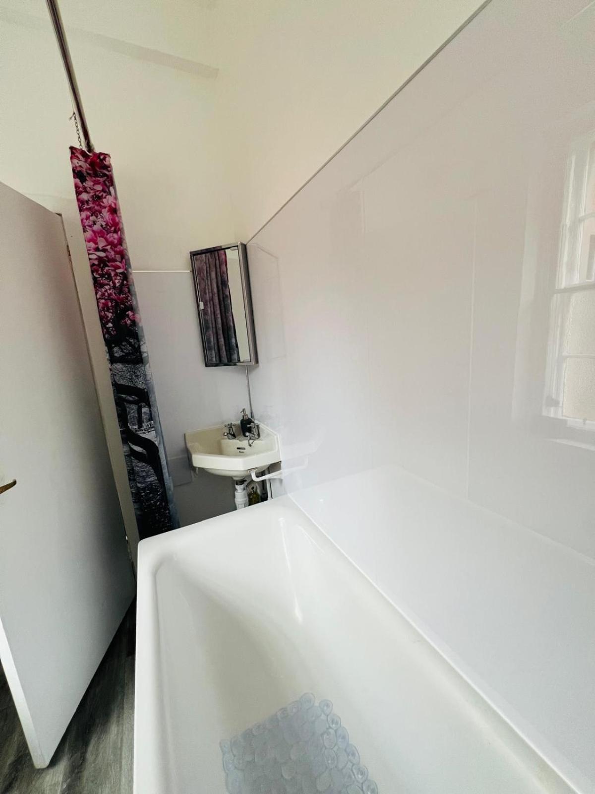 Grange Hideaway 2-Br Apartment Edinburgh Bagian luar foto